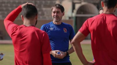 فايلر يستقر على تشكيل الأهلي لمواجهة المقاولون الليلة