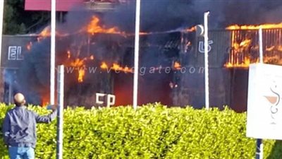 حريق ضخم يلتهم كافيه في منطقة مبارك 5 بالغردقة | صور