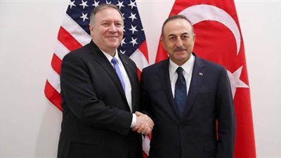 بومبيو: اتفقت مع تشاووش أوغلو على ضرورة وقف إطلاق النار في ليبيا
