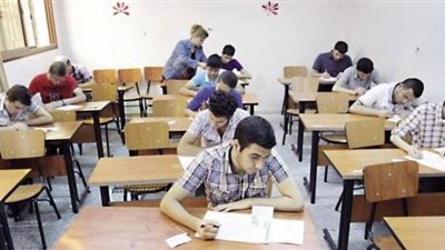 تفاصيل اليوم السابع لامتحانات الصف الثاني الثانوي.. ارتياح لامتحان علم النفس وشكاوى من صعوبة التطبيقات الرياضية | فيديو