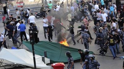 الحريري يدعو لتشكيل حكومة في أسرع وقت لتهدئة العاصفة الشعبية بلبنان