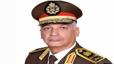 وزير الدفاع يشهد حفل انتهاء فترة الإعداد لطلبة الكليات العسكرية