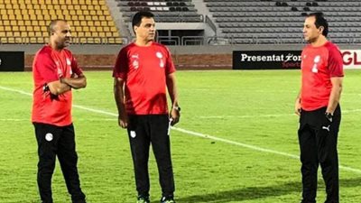 جهاز المنتخب الوطنى يحضر لقاء الأهلى والمقاولون العرب 