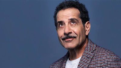 توني شلهوب يحصد جائزة أفضل ممثل بمسلسل كوميدي بحفل ممثلي الشاشة 