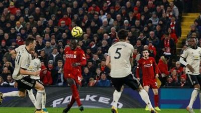 محمد صلاح يحرز أول أهدافه في مانشستر يونايتد.. أرقام مميزة لليفربول