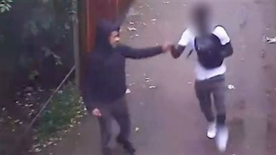 مراهقان يقتلان شابا مسلما طعنا بالسكين دون سبب واضح بلندن | فيديو