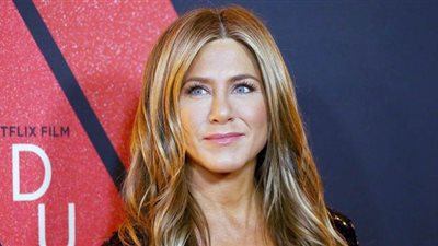 جينفر أنستون تفوز بجائزة أفضل ممثلة في مسلسل درامي بحفل ممثلي الشاشة 