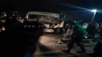 إصابة ١٢ عاملا في حادث سير بالغربية