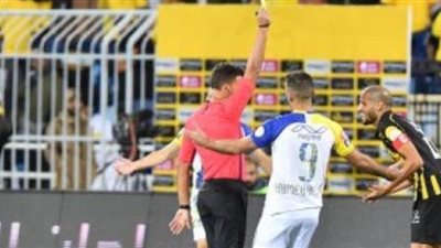 تغريم النصر السعودي 63 ألف ريال بسبب قذف علبتي مياه في كلاسيكو الاتحاد