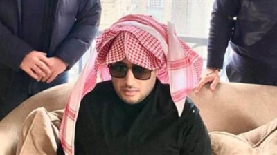 الإعياء يظهر على تركي آل الشيخ في أحدث صورة له