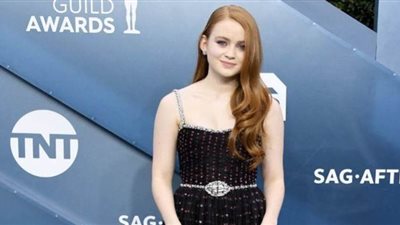 سادي سينك تخطف الأنظار بالأسود في حفل ممثلي الشاشة 