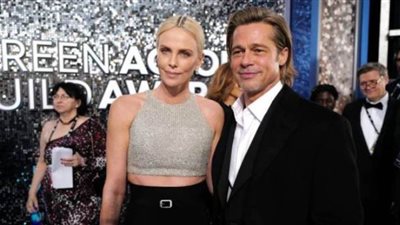 تشارليز ثيرون وبراد بيت يتألقان بحفل ممثلي الشاشة 