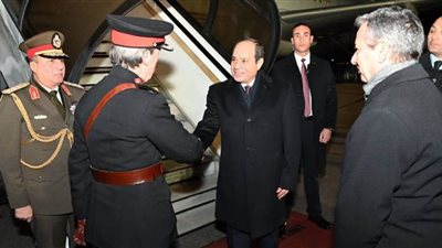 السيسي يصل لندن.. يشارك في قمة الاستثمار البريطانية الأفريقية.. وإبرام صفقات في الطاقة والبتروكيماويات 