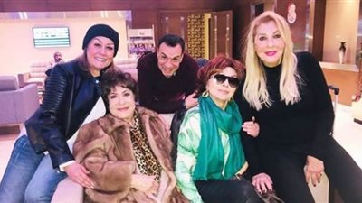 نبيلة عبيد ونادية الجندي على 