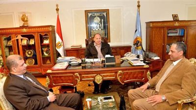 محافظ أسيوط يطالب بالحفاظ على المال العام ومواجهة الفساد