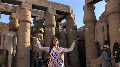 أجمل عارضات الأزياء في معبد الأقصر | صور