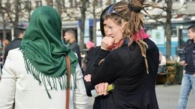 حكم الشرع فى خلع الحجاب إذا تعرضت المرأة بسببه للأذى