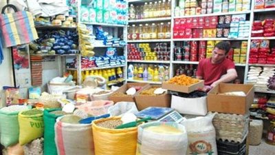 عروض وتخفيضات المحال التجارية على السلع الغذائية مع إجازة منتصف العام