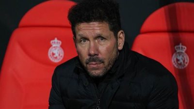 سيميوني يكشف عن مستقبله مع أتلتيكو مدريد بعد فضيحة الكأس