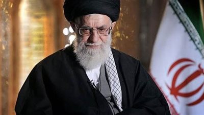 علي مجتبى الأقرب.. من يخلف المرشد الأعلى الإيراني علي خامنئي؟