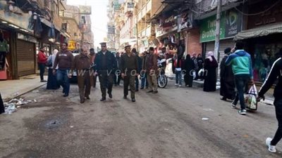 10 صور ترصد حملة مكبرة لرفع الإشغالات وتسيير المرور بشوارع الزقازيق