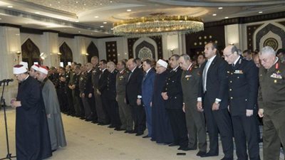 وزيرا الداخلية والأوقاف وقادة القوات المسلحة يؤدون صلاة الجمعة بمسجد الشرطة