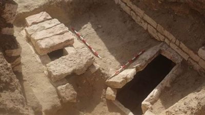 تفاصيل الكشف عن مقبرة فريدة ترجع للعصر الصاوي فى المنيا