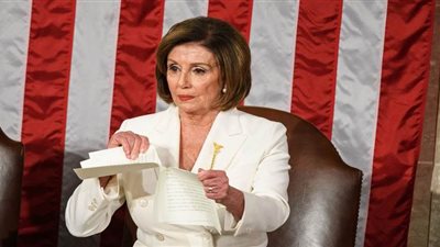 بيلوسي: إقالة ترامب للمفتش العام للخارجية قد تكون غير قانونية