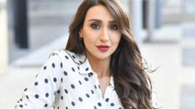 نانسي عجرم تعزي جيسي عبدو في وفاة والدها