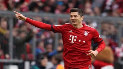 للعام الخامس على التوالي.. ليفاندوفسكي يحرز 40 هدفا في الموسم