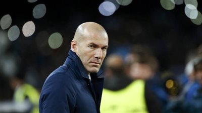 نيوكاسل يعرض راتبا خياليا لإقناع زين الدين زيدان بتدريب الفريق