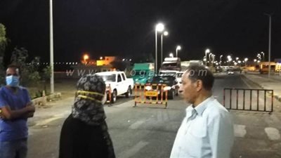 رئيس مدينة سفاجا: غلق كافة الطرق الصحراوية بسبب العاصفة الترابية | صور