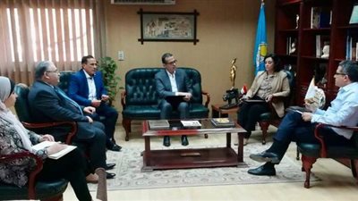 وزير السياحة والآثار يناقش قانون صندوق دعم العاملين