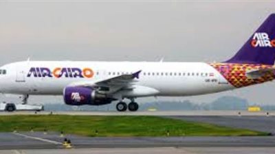 رحلتا إيركايرو تغادران مطار القاهرة لعودة المصريين العالقين بالسعودية