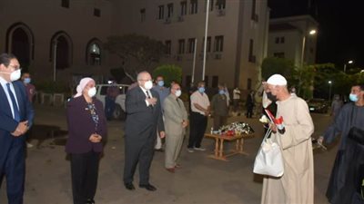 وصول ٣ أفواج للعائدين من الكويت إلى جامعة القاهرة لقضاء فترة الحجر الصحي | صور