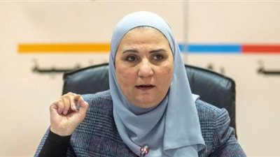 القباج تشيد بنجاح مؤسسة دور التربية بالشرقية في تصنيع بوابة تعقيم