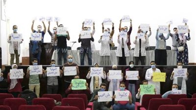 تكليف الاطباء | أطباء مارس 2020 يطالبون السيسي بحل أزمة التكليف