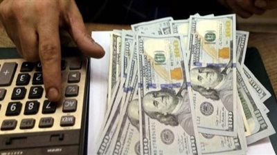 الدولار يواصل صعوده لليوم الثاني ويسجل 15.84 جنيه