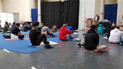 كنيسة ألمانية تفتح أبوابها للمسلمين لأداء صلاة الجمعة | فيديو