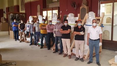 مجموعة تماثيل الملك سنوسرت الأول تصل المتحف المصري الكبير | صور