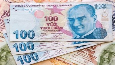 الليرة التركية تهبط لأدنى مستوى لها ومخاوف من انهيار الاقتصاد