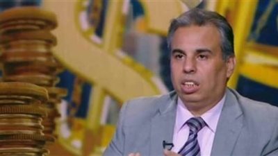 خبير: دعم الدولة لقطاعي الطيران والسياحة ينقذها من أزمة كورونا