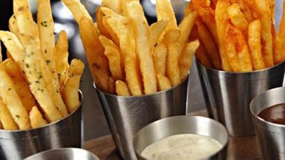 الطريقة المثالية لتحضير البطاطس المقلية | فيديو