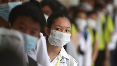 الصحة العالمية: أدخنة المفرقعات والألعاب النارية لا تقتل فيروس كورونا