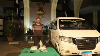 سقوط عنصر إجرامي بحوزته كمية من مخدر الآيس بـ 5 ملايين جنيه في مدينة نصر