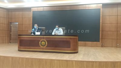 إدارة مكافحة العدوى تقدم إرشادات العزل الذاتي للعاملين بديوان محافظة الدقهلية | صور