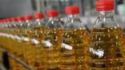 مصادرة 14 طن زيت طعام فاسد داخل مصنع في أبو النمرس