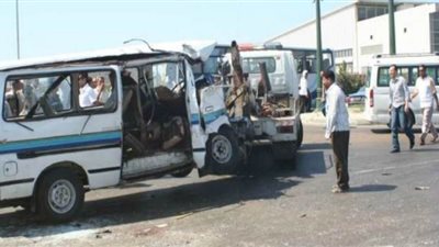 مصرع وإصابة 14 مواطناً في تصادم سيارتين ميكروباص ببني سويف