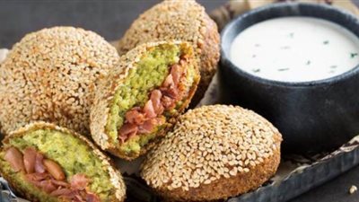 عمل الطعمية المحشية على طريقة الشيف الشربيني | فيديو