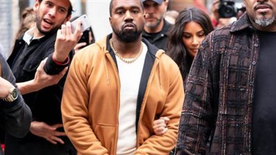 حارس كانيه ويست الشخصي يكشف تفاصيل مهينة في حياة الفنان